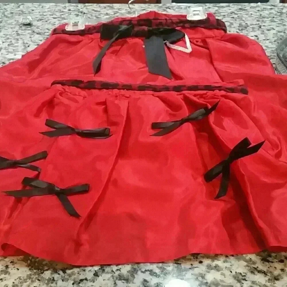 ♥️ SALE!!Mommy and me aprons - Picture 1 of 8